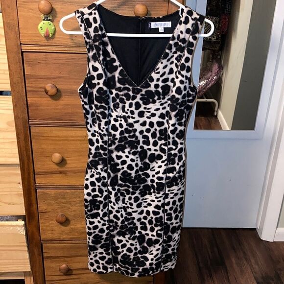 Jennifer Lopez Animal Print Beaded Sleeveless Mini Sheath Dress - Picture 2 of 2